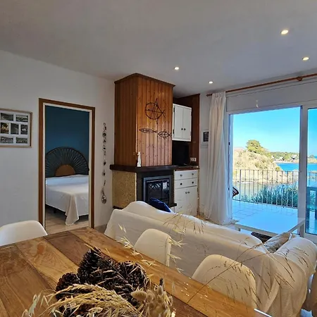 7843 In Apartament